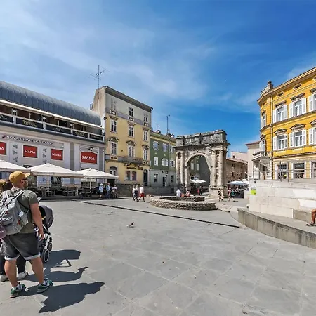 アパート Rebic *